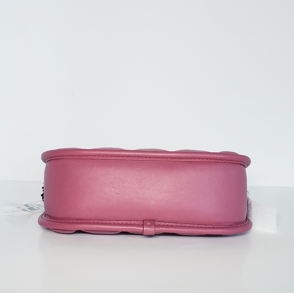 COACH | Quilted Swinger 20 Bag with Chain Strap - Picture 9 of 16